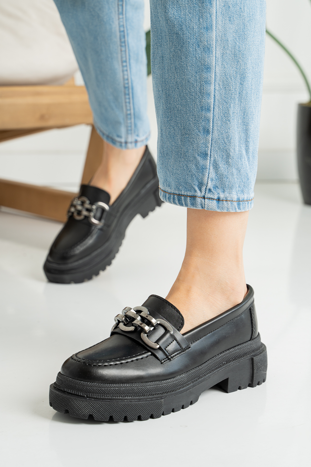 Siyah Loafer Zincir Tokalı Günlük Kadın Ayakkabı