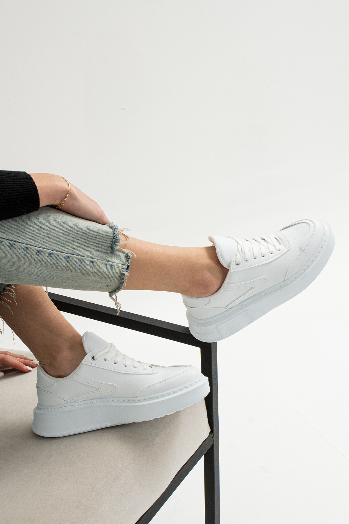Beyaz Bağcıklı Günlük Hafif Ortapedik Taban Kadın Sneaker
