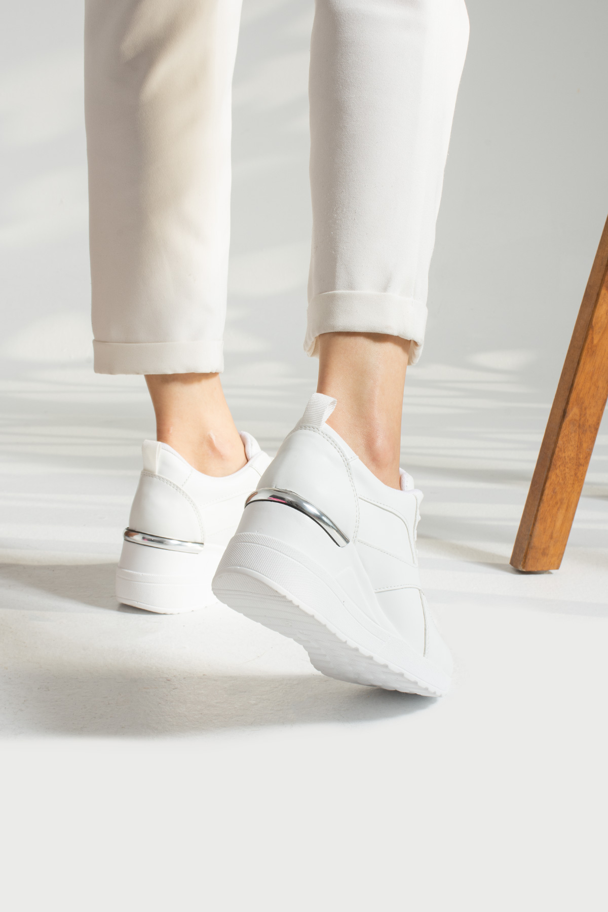 Beyaz Bağcıklı Yüksek Topuklu Günlük Kadın Sneaker