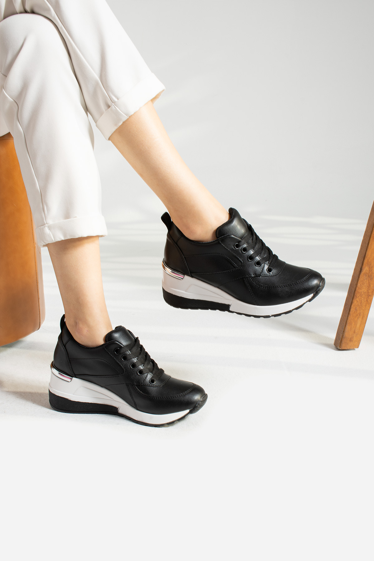 Siyah (Beyaz Taban) Bağcıklı Yüksek Topuklu Günlük Kadın Sneaker