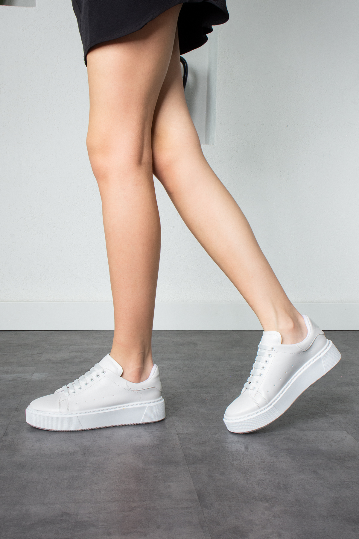 Beyaz Hafif Dikişli Taban Bağcıklı Günlük Ortapedik İç Taban Kadın Sneaker