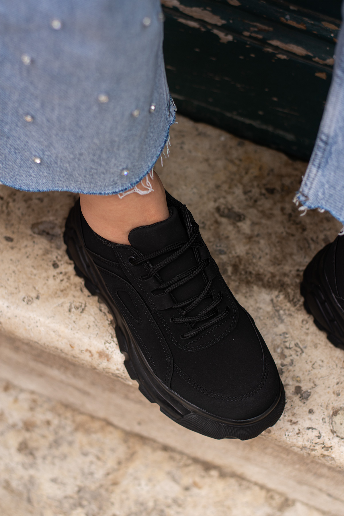 Siyah Süet Günlük Kadın Spor Ayakkabı Bağcıklı Kalın Hafif Yüksek Taban Sneaker