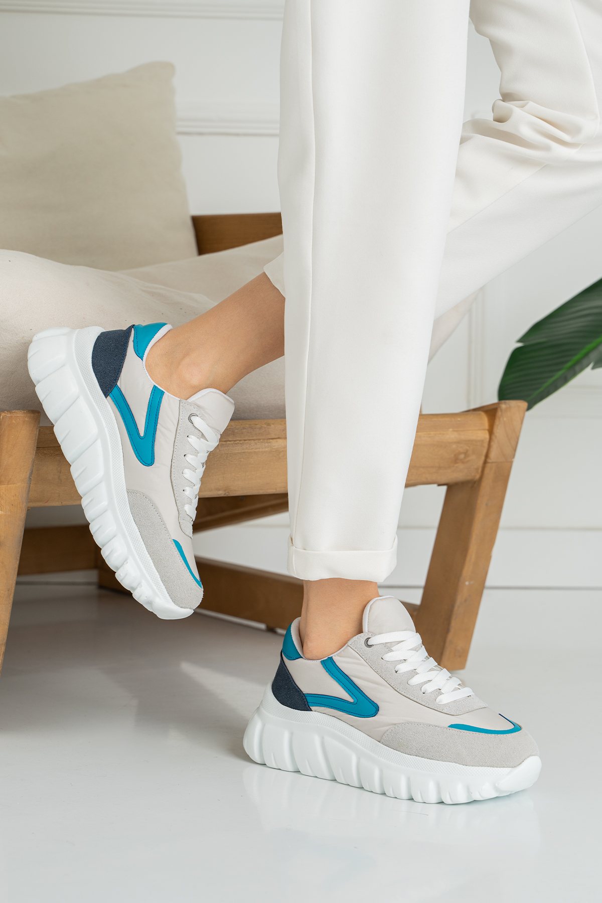 Taş Beyaz Bağcıklı Paraşüt Kumaş Günlük Ortapedik Taban Kadın  Sneaker