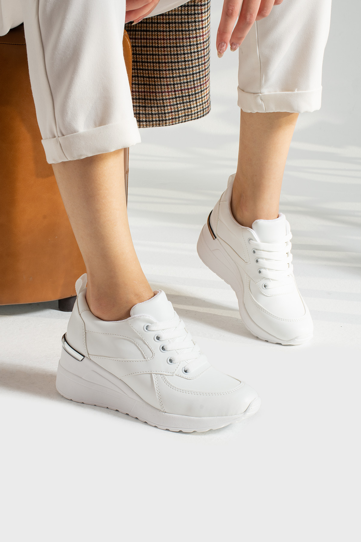 Beyaz Bağcıklı Yüksek Topuklu Günlük Kadın Sneaker