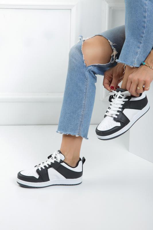 Siyah Beyaz Bağlı Kadın Sneaker
