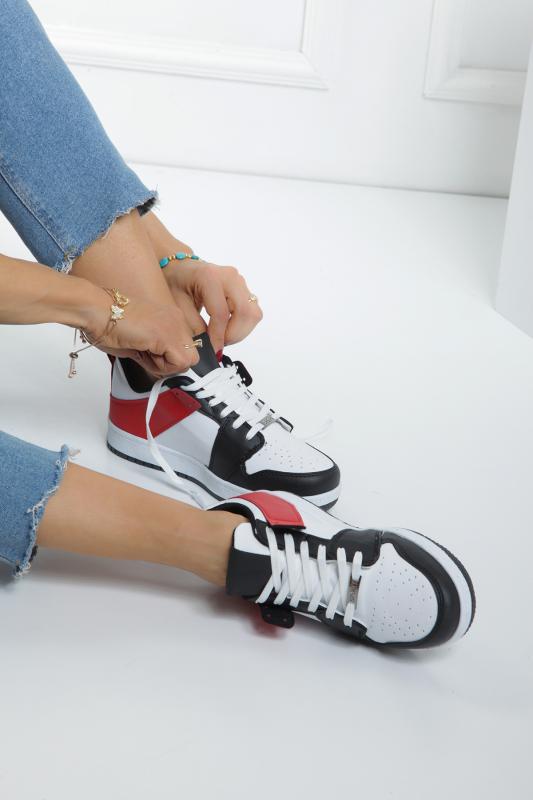 Siyah Kırmızı Bağlı Kadın Sneaker