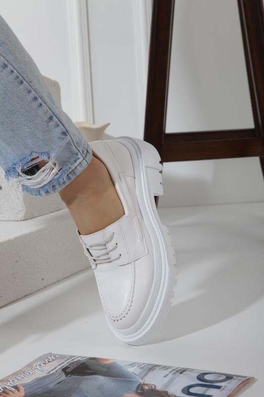 Beyaz Leofer Model Bağlı Günlük Kadın Ayakkabı