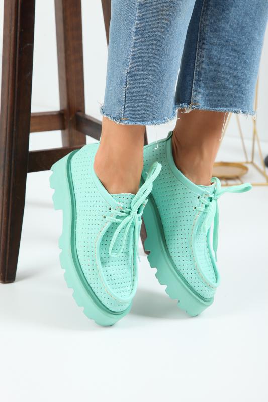 Yeşil Zımbalı Bağlı Günlük Kadın Ayakkabı