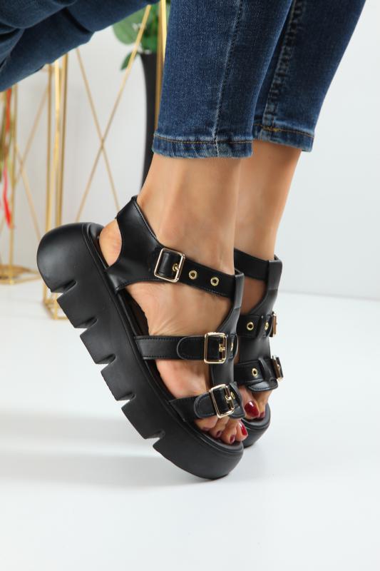 Siyah Tokalı Kadın Sandalet