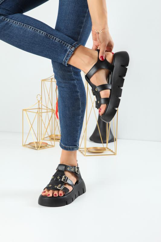 Siyah Tokalı Kadın Sandalet