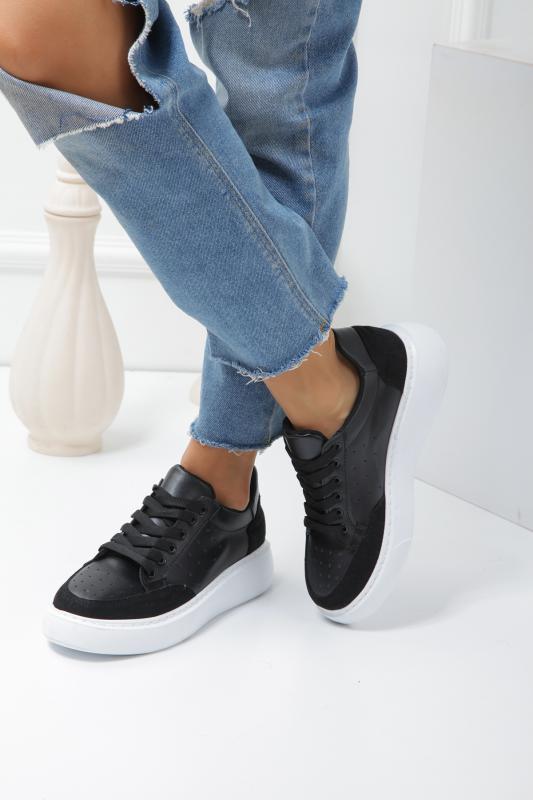 Siyah Beyaz Taban Kadın Sneaker