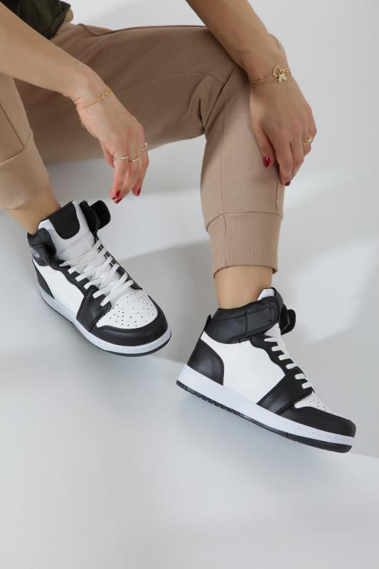 Siyah Beyaz Uzun Bilekli Kadın Sneaker