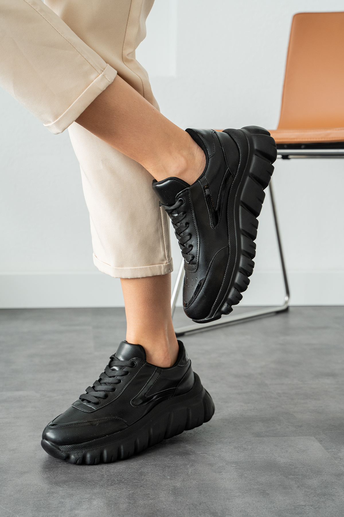 Siyah Bağcıklı Günlük Kadın Sneaker