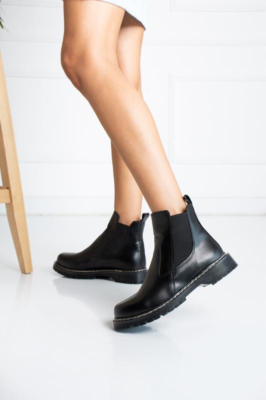 Siyah Lastikli Günlük Kadın Bot