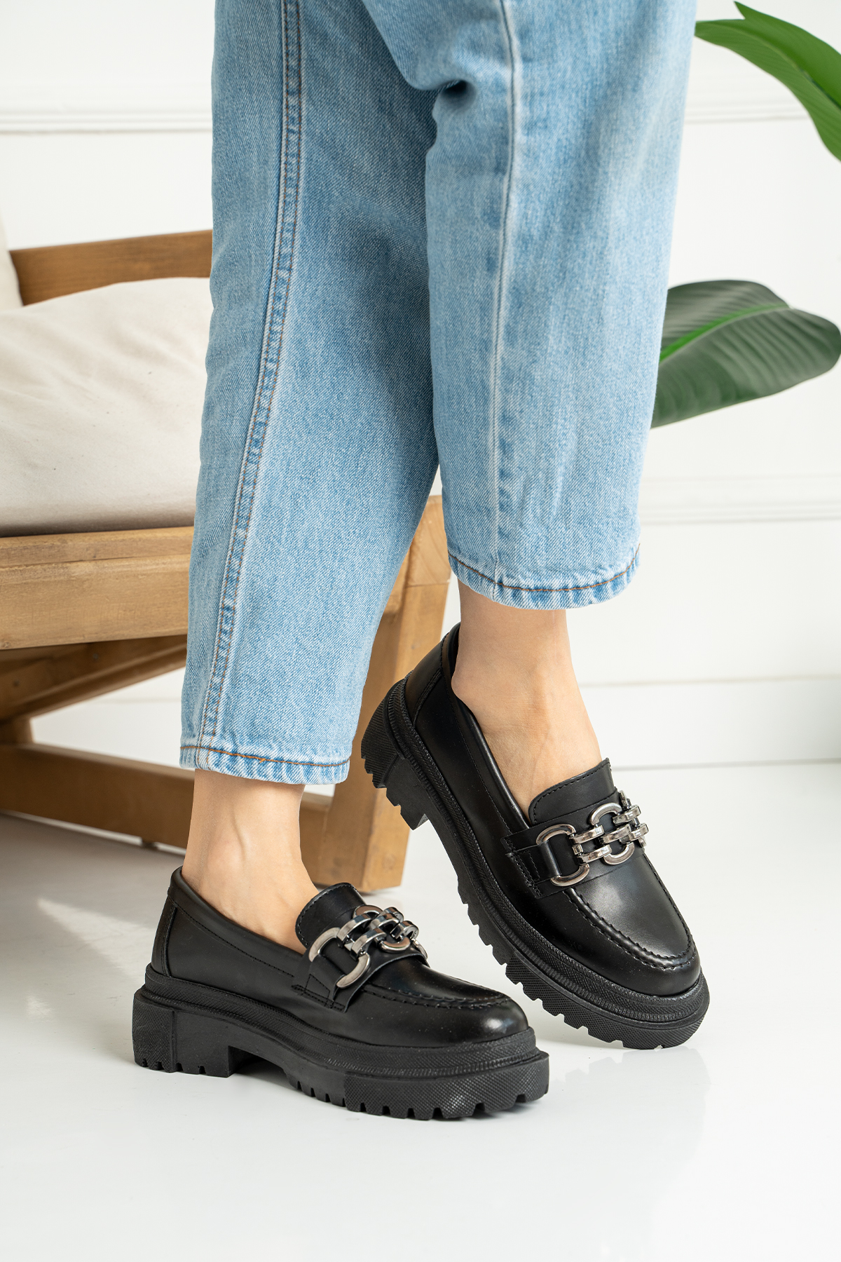 Siyah Loafer Zincir Tokalı Günlük Kadın Ayakkabı