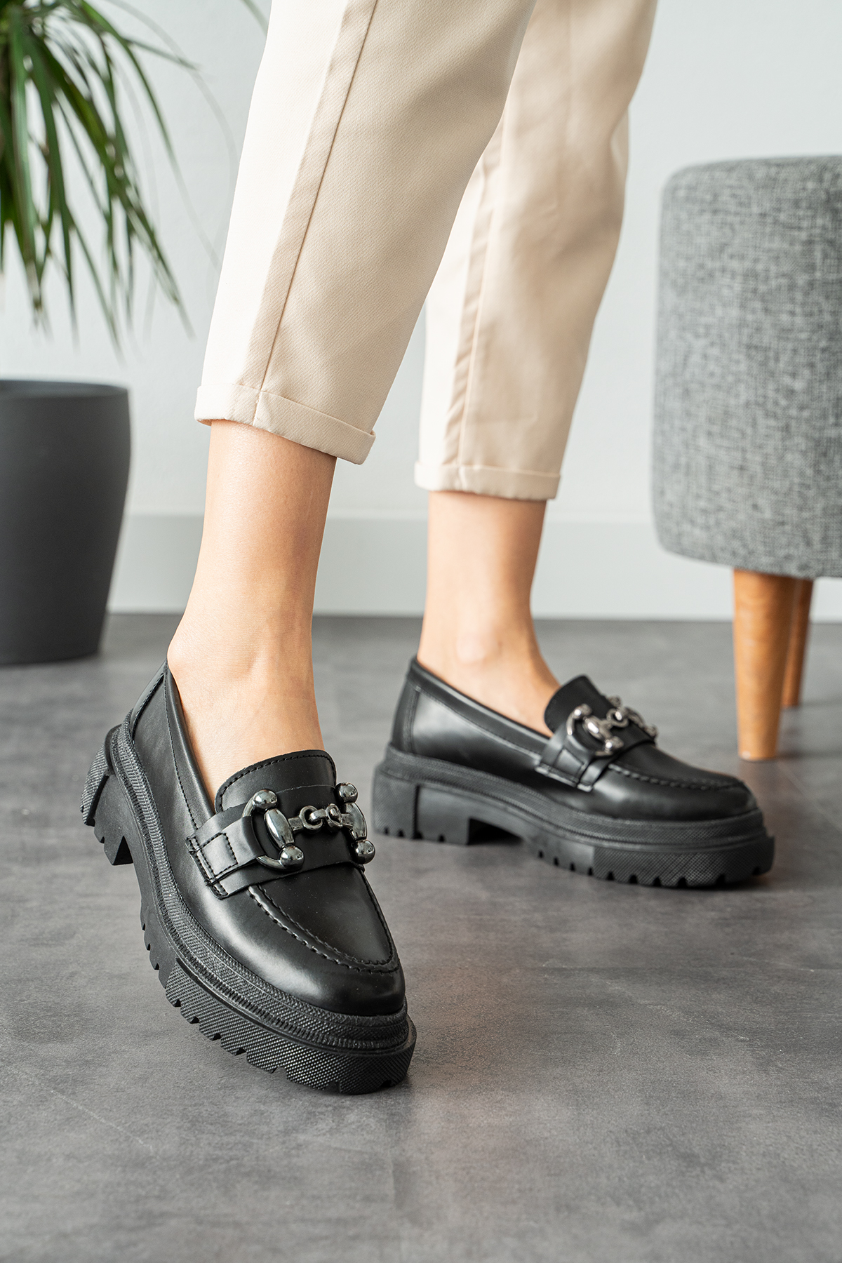 Siyah Loafer Tokalı Günlük Kadın Ayakkabı